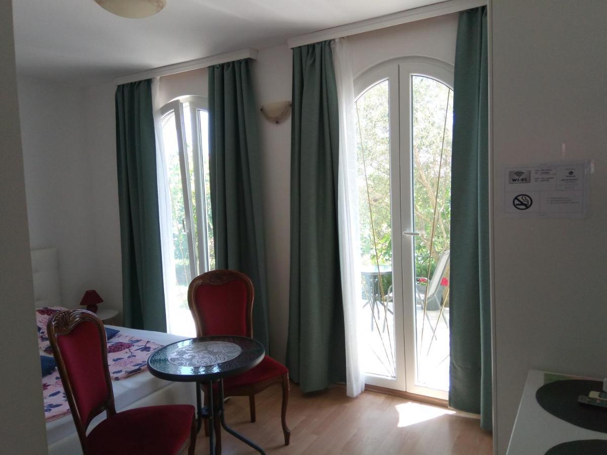 Ana Rooms Krk Town Eksteriør bilde