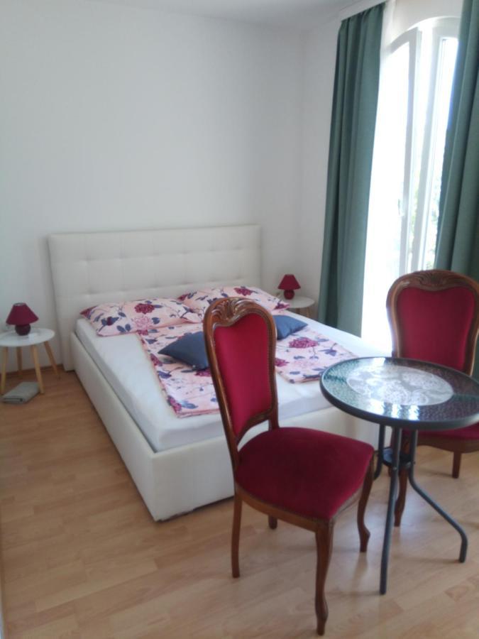 Ana Rooms Krk Town Eksteriør bilde